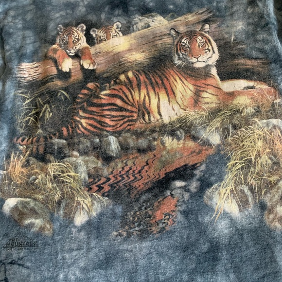VINTAGE The Mountain Tiger t-shirt - Picture 2 of 6